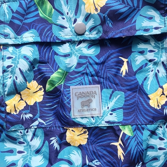 Canada Pooch dog raincoat - Picture 2 of 3